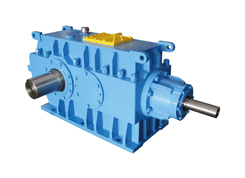 Industrial Gearbox Guide: 7 Powerful Types & Uses 5 Industrial bevel gearbox used for right-angle power transmission
